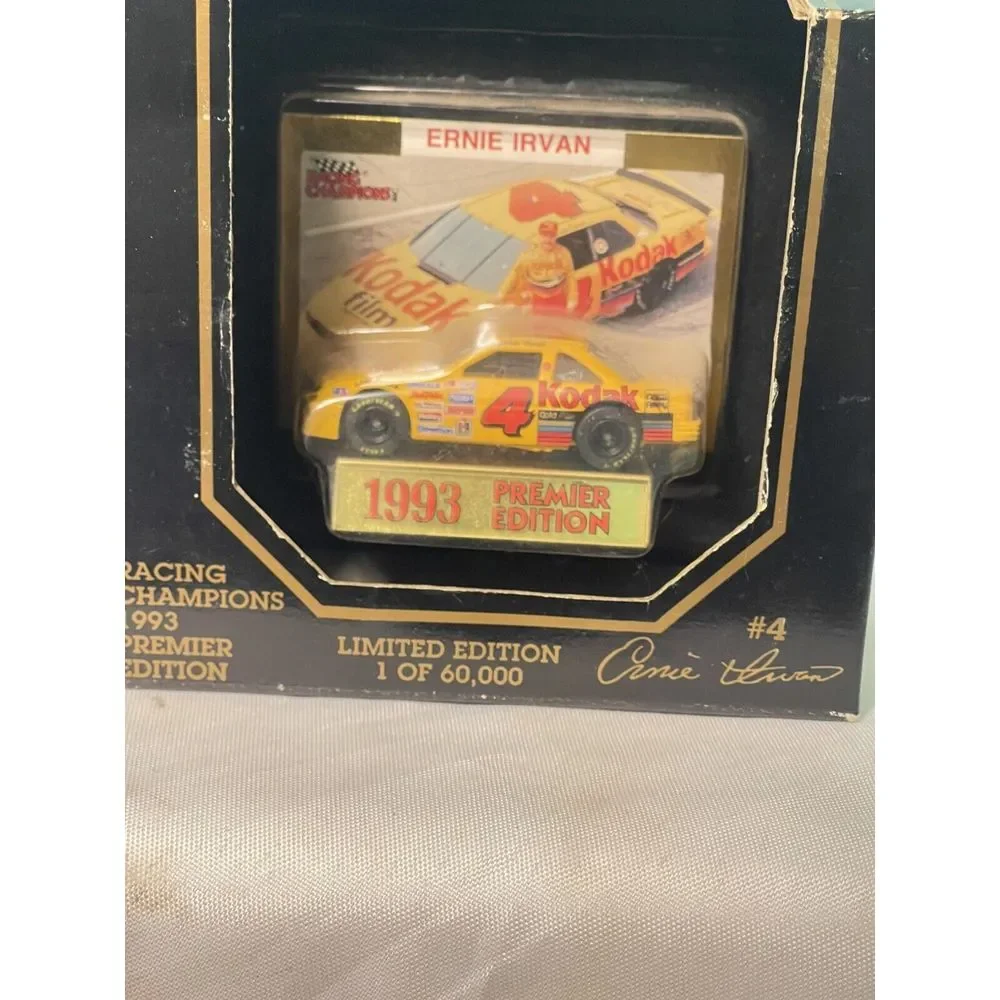 NASCAR Ernie Irvan‎ #4 Kodak Racing Champions Premier Edition 1/64 1993 B-W